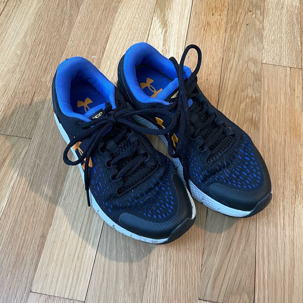 Under Armour Sneakers